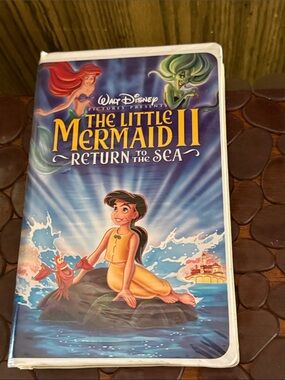 Walt Disney The Little Mermaid II: Return to the Sea - Kids VHS (Blue)